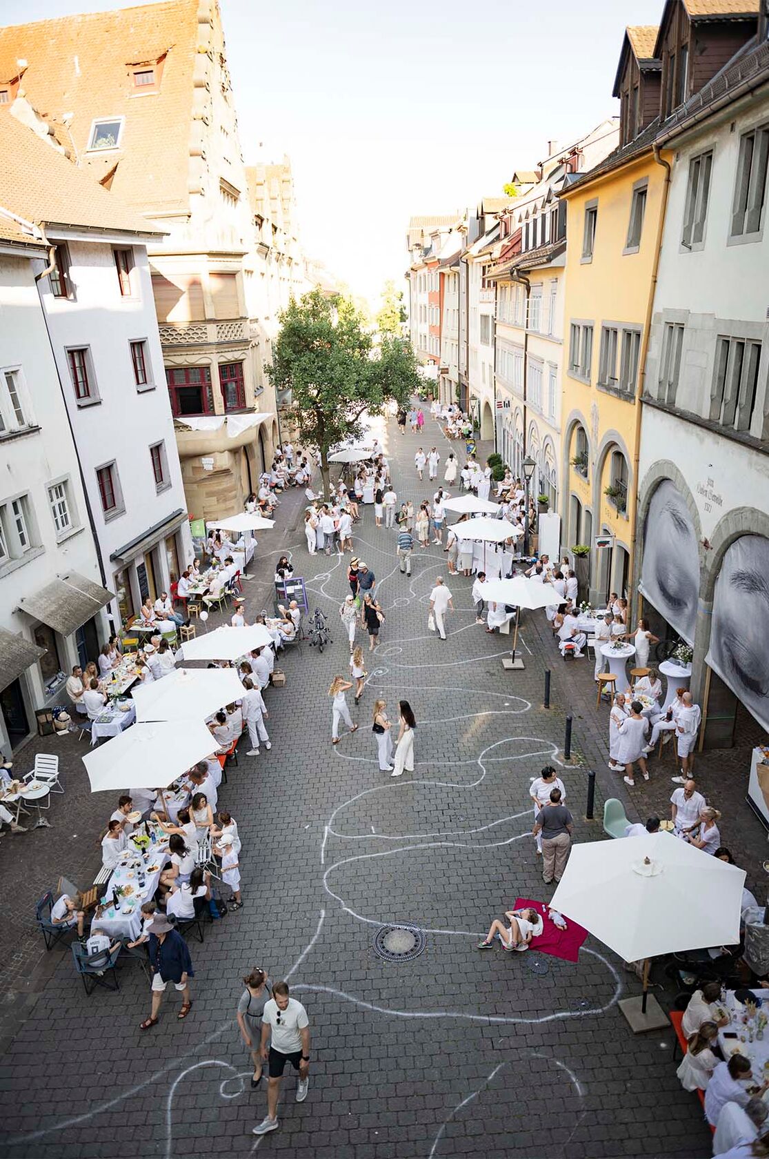 Dîner en Blanc in der Zollernstraße